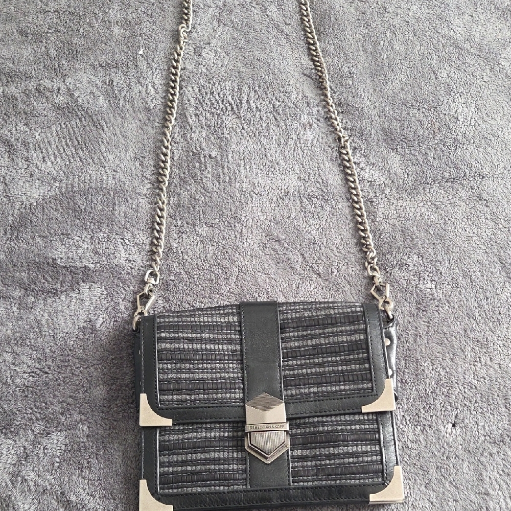 Elegant Black Chain Strap Women's Bag